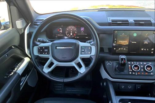 2023 Land Rover Defender 130 X-Dynamic SE