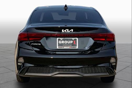 Aurora Black 2022 Kia Forte LXS