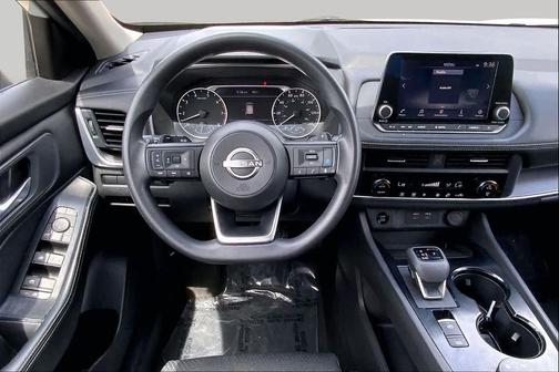 Everest White Pearl 2024 Nissan Rogue SV