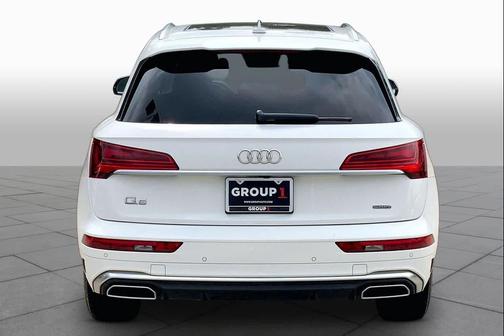 Ibis White 2023 Audi Q5 45 S line Premium Plus