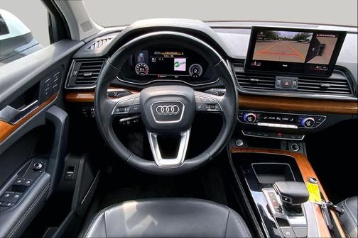 Ibis White 2023 Audi Q5 45 S line Premium Plus