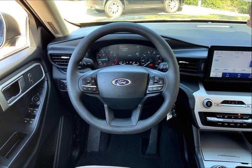 2022 Ford Explorer Base