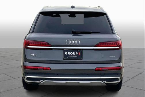 2023 Audi Q7 45 Premium Plus