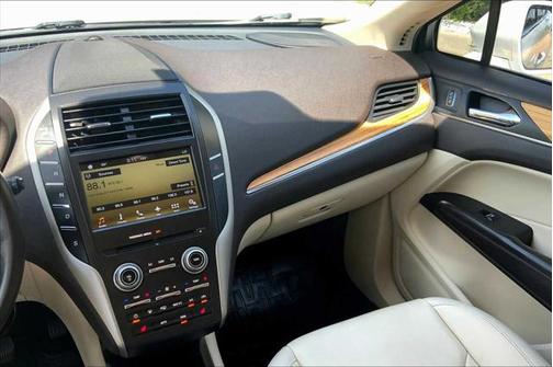 2016 Lincoln MKC Select