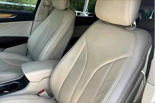 2016 Lincoln MKC Select