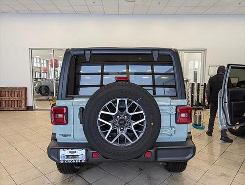 2024 Jeep Wrangler 4-Door Sahara