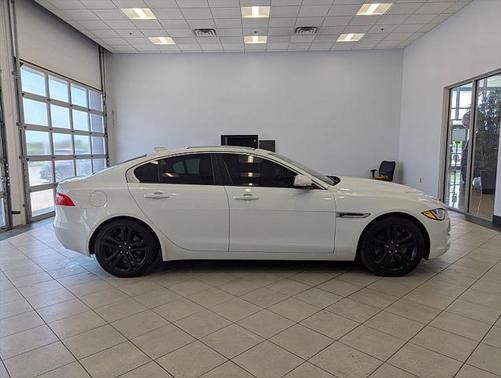 2017 Jaguar XE 35t Premium