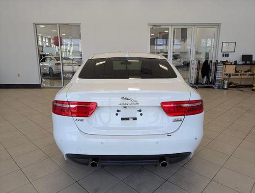 2017 Jaguar XE 35t Premium