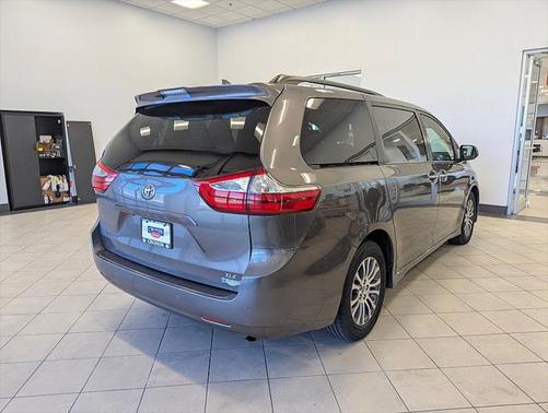 2018 Toyota Sienna XLE