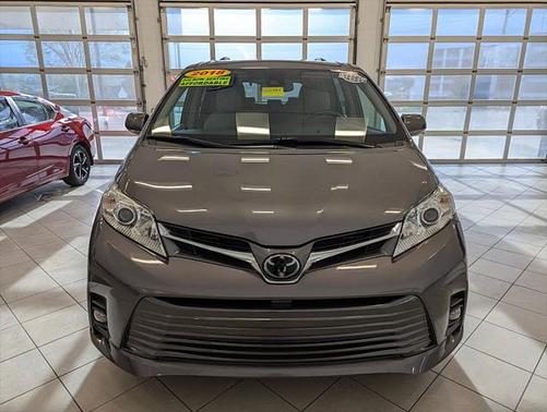 2018 Toyota Sienna XLE