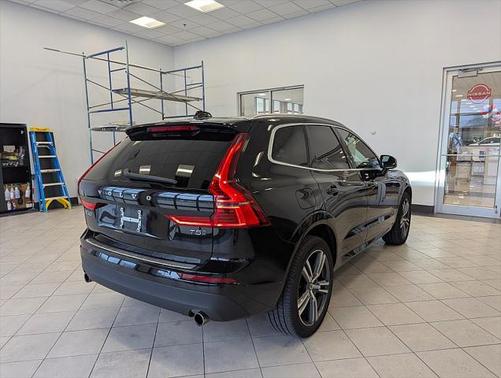 2021 Volvo XC60 T5 Momentum
