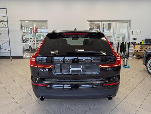 2021 Volvo XC60 T5 Momentum