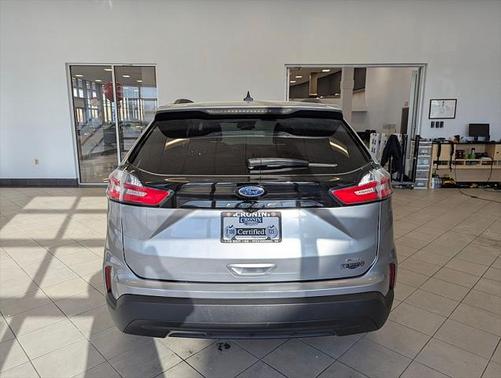 2022 Ford Edge SE