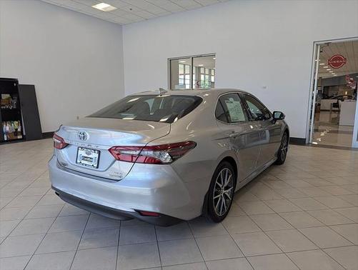 2024 Toyota Camry Hybrid XLE