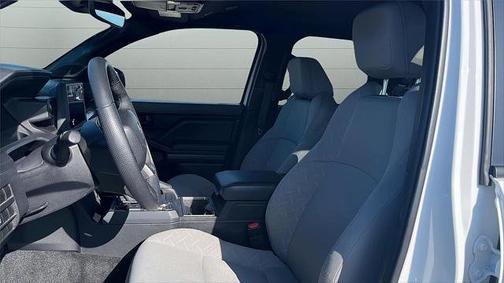 2025 Toyota Tacoma SR5 Double Cab 6' Bed AT (Natl)