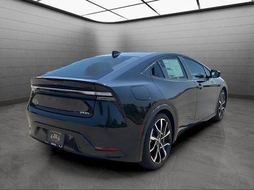 2025 Toyota Prius Plug-In Hybrid XSE PREMIUM