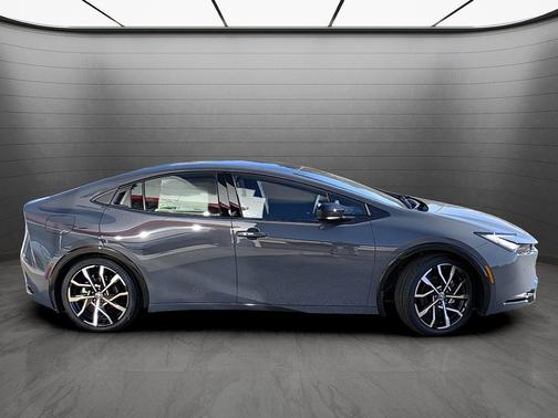 Guardian Gray 2026 Toyota Prius Plug-In Hybrid XSE Premium (Natl)