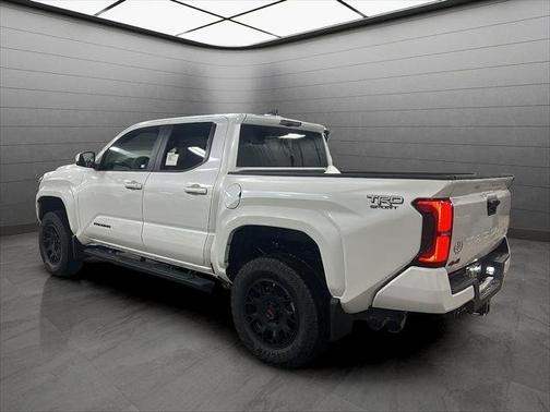 Wind Chill Pearl 2026 Toyota Tacoma TRD Sport Double Cab 5' Bed AT (Natl)