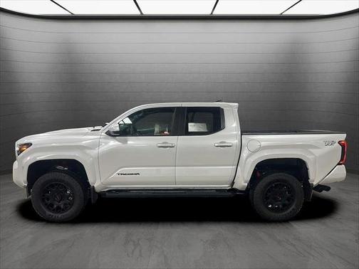 Wind Chill Pearl 2026 Toyota Tacoma TRD Sport Double Cab 5' Bed AT (Natl)