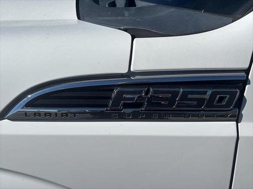 2012 Ford F-350 4WD Crew Cab 156" Lariat