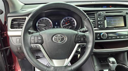 2015 Toyota Highlander LE