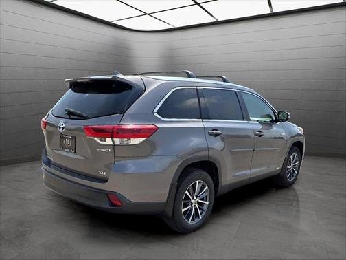 Predawn Gray Mica 2019 Toyota Highlander Hybrid XLE V6 AWD (Natl)