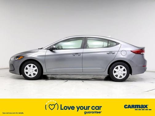 Photo 3 of 23 of 2017 Hyundai Elantra SE