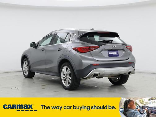2017 INFINITI QX30 Luxury