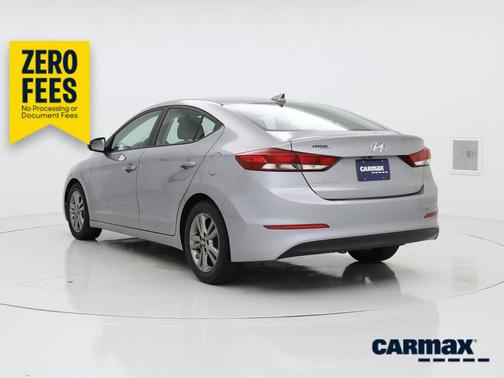 Gray 2017 Hyundai ELANTRA SE