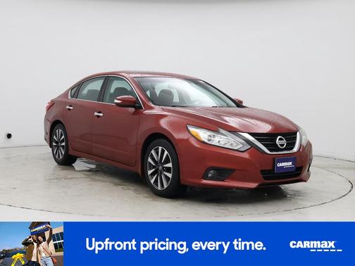 Red 2016 Nissan Altima SV