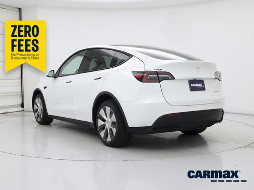 White 2023 Tesla Model Y Long Range