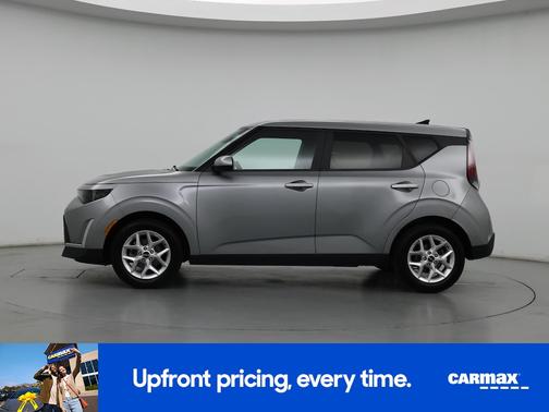 Gray 2023 Kia Soul LX