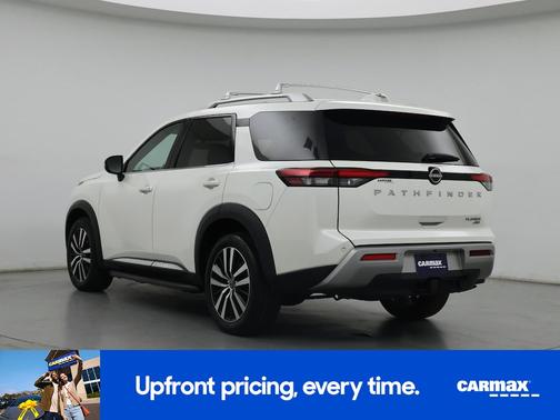 White 2023 Nissan Pathfinder Platinum