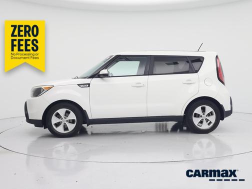 White 2015 Kia Soul +