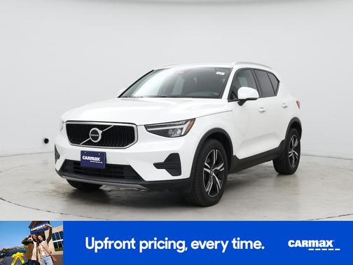 White 2023 Volvo XC40 B5 Core