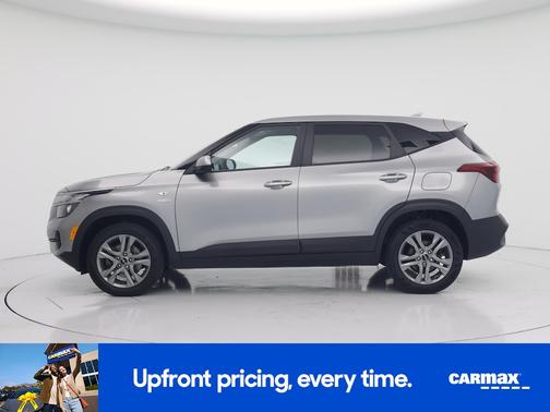 Gray 2023 Kia Seltos LX