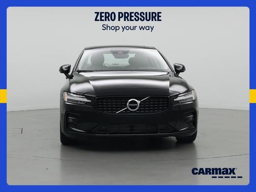 Black 2021 Volvo S60 T5 Momentum