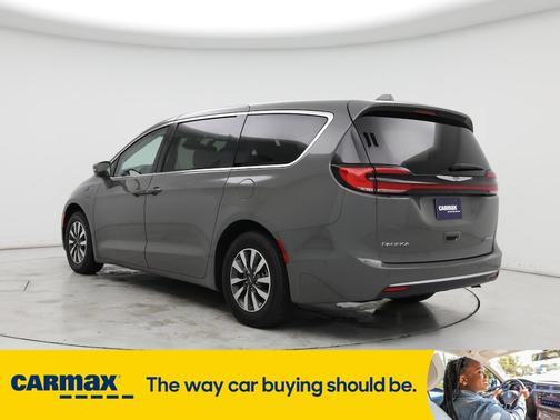 2022 Chrysler Pacifica Hybrid Touring L