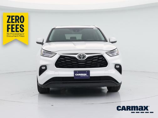 Pearl 2024 Toyota Highlander XLE