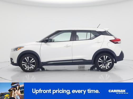 White 2019 Nissan Kicks SR