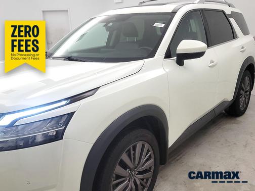 White 2023 Nissan Pathfinder SL