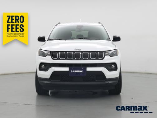 White 2022 Jeep Compass Latitude