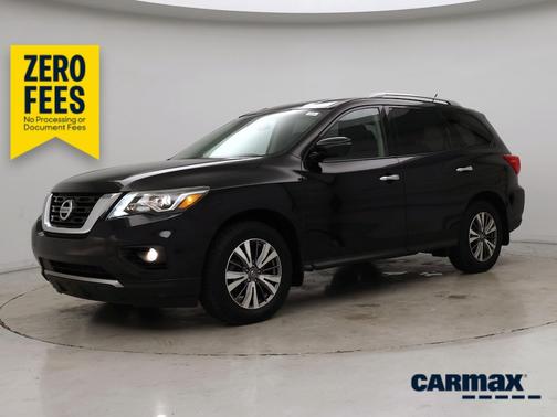 Black 2018 Nissan Pathfinder SL