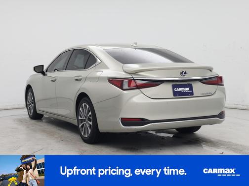 2022 Lexus ES 300h Luxury