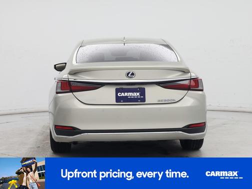 2022 Lexus ES 300h Luxury