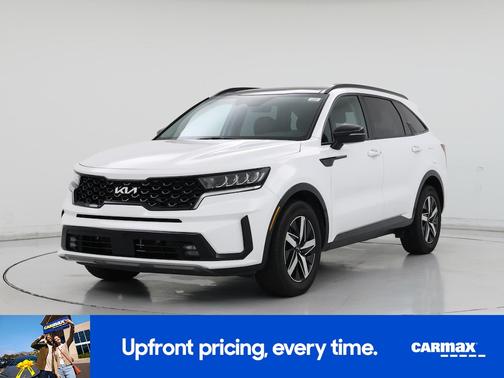 White 2023 Kia Sorento EX