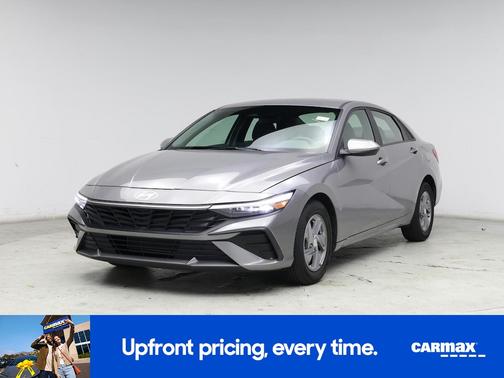 2024 Hyundai ELANTRA SE