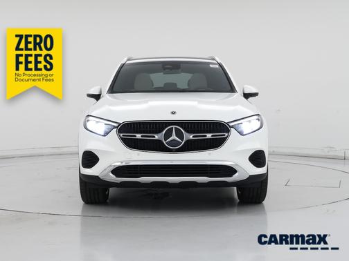 White 2025 Mercedes-Benz GLC 300