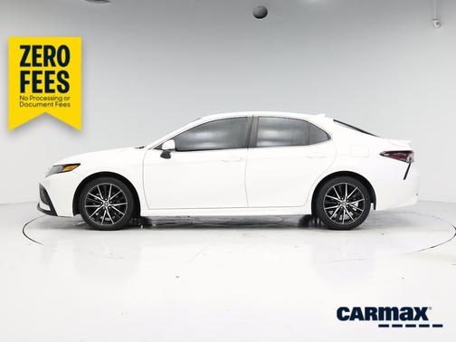 White 2021 Toyota Camry SE