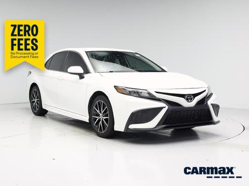 White 2021 Toyota Camry SE
